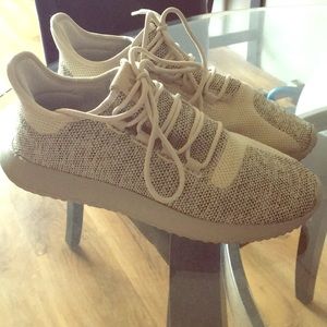 Tubular shadow shoes
